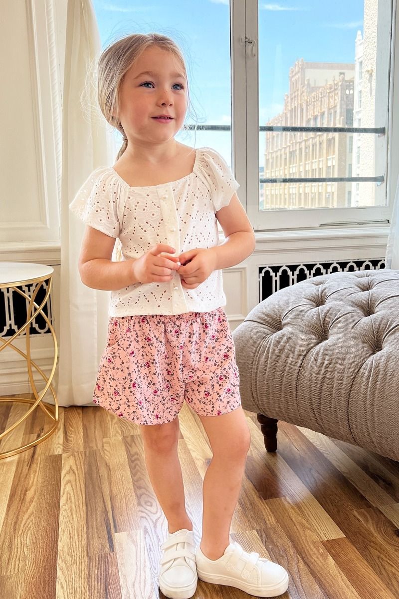 KIDS FLORAL WOVEND SHORTS
