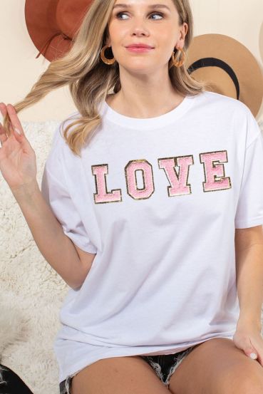 LOVE PATCH GRAPHIC TEE