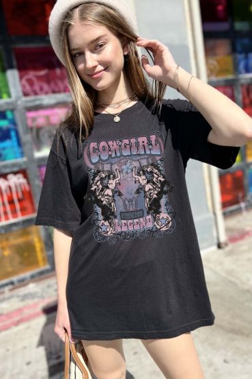 COWGIRL LEGEND GRAPHIC OVERSIZED TEES