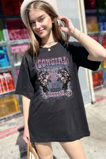 COWGIRL LEGEND GRAPHIC OVERSIZED TEES