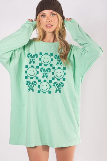 CHRISTMAS SMILEY OVERSIZED LONG SLEEVE GRAPHIC TEE