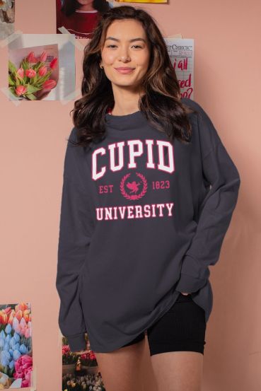 CUPID UNIVERSITY OVERSIZED LONG SLEEVE GRAPHIC TEE